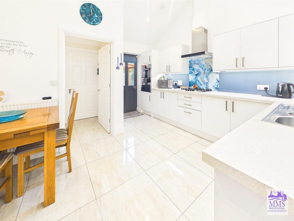 Property photo 2 of 23 Cam04098G0-Pr0168-Still018.Jpg