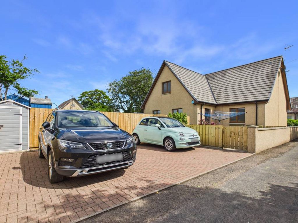 Property photo 2 of 36