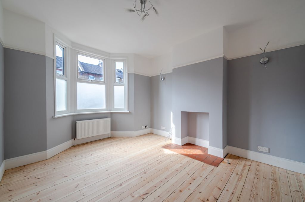 Property photo 2 of 19 1486125-45-6A5105...