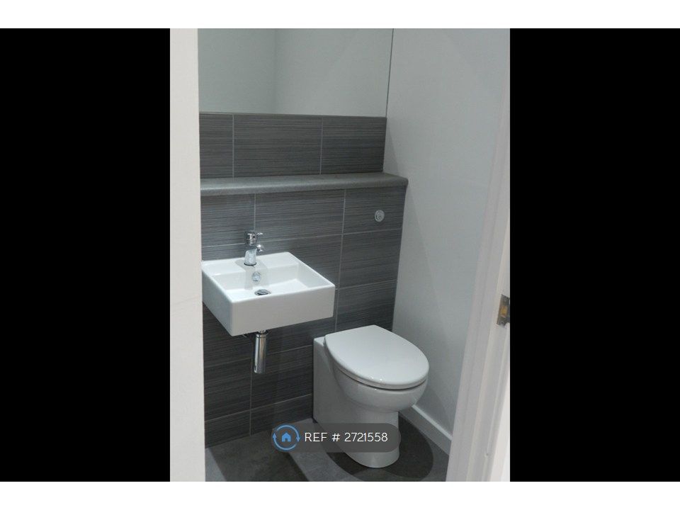 Property photo 2 of 12 Shower Room 1