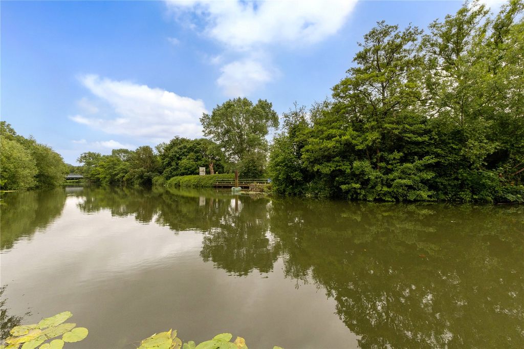 Property photo 2 of 22 River Avon