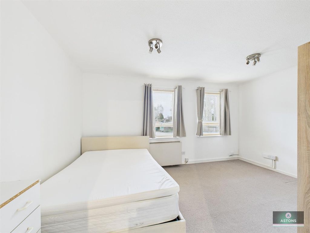 Property photo 2 of 9 Cam04622G0-Pr0126-Still005.Jpg