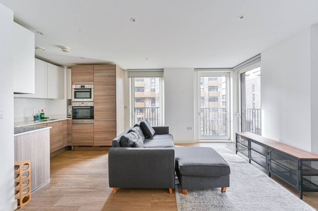 Property photo 3 of 22