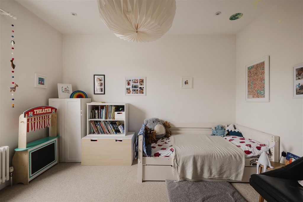 Property photo 3 of 59 Francis Road, E17