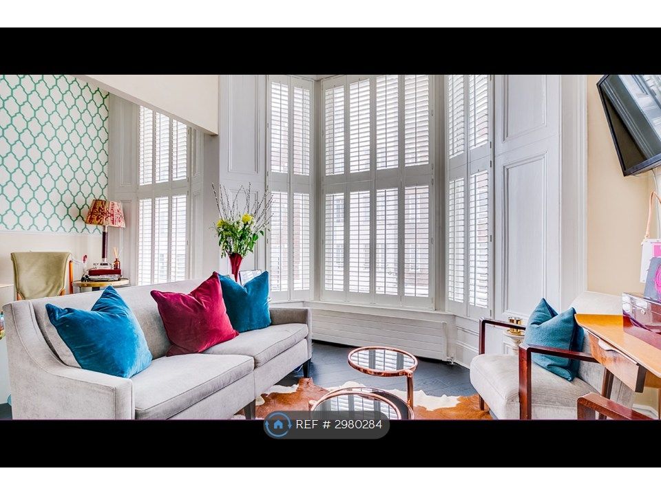 Property photo 1 of 8 Light Filled Living Spaces With Large Bay Windows
