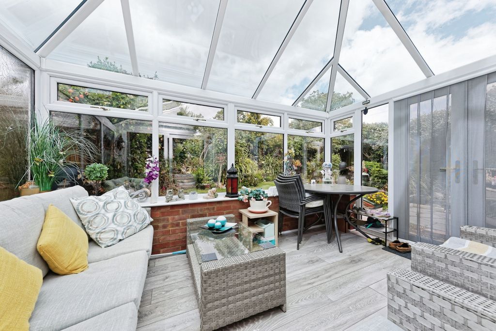 Property photo 2 of 17 Img_6978_Rw