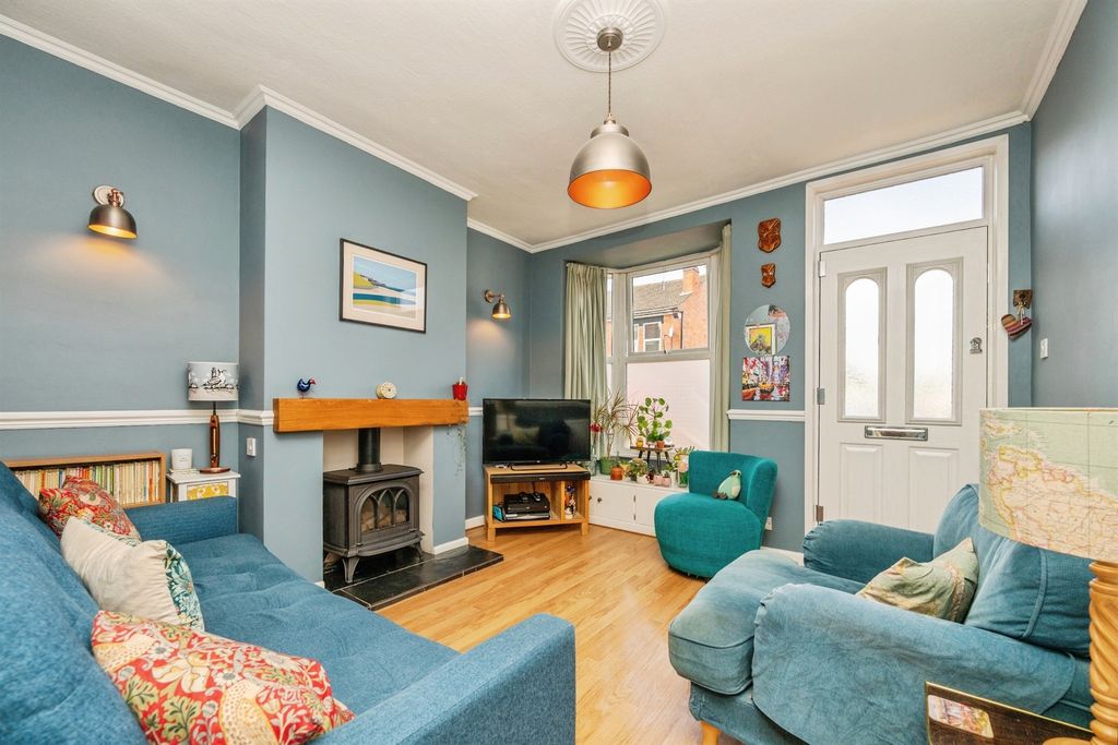Property photo 2 of 17