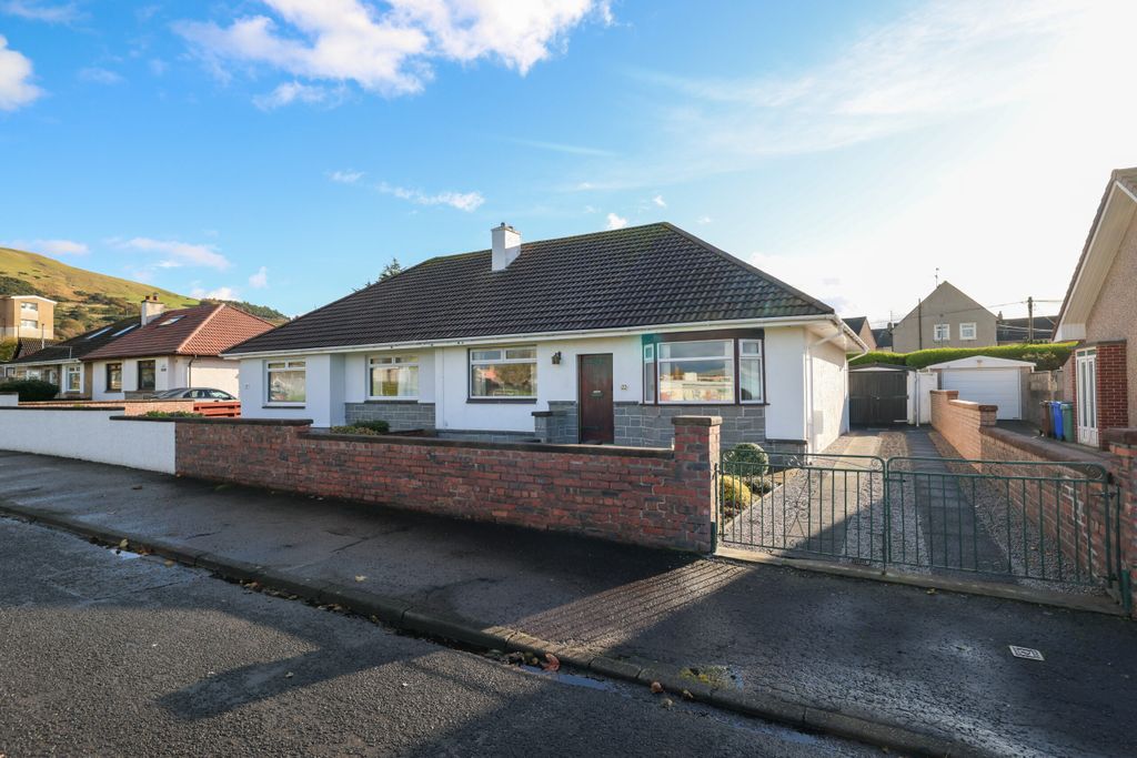 Property photo 1 of 33