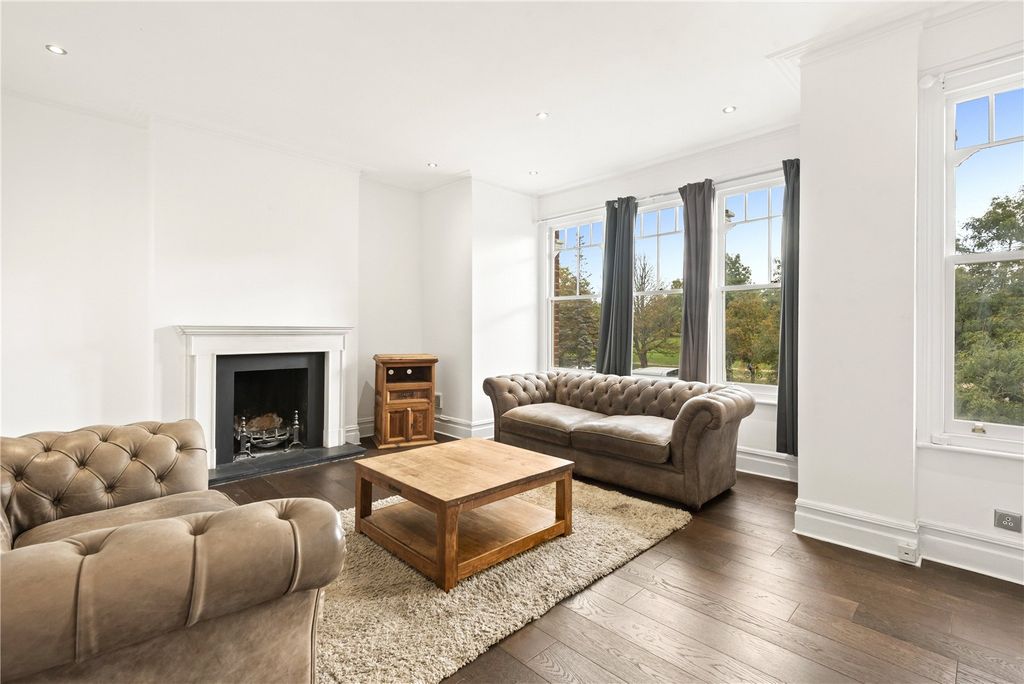 Property photo 3 of 12 Reception