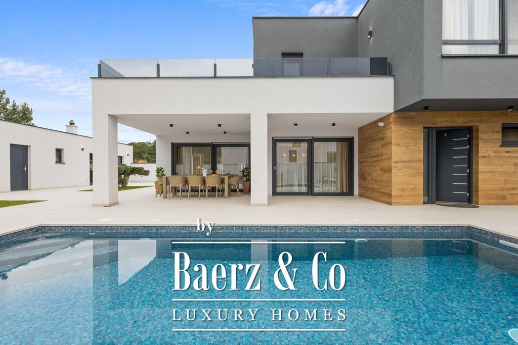 Property photo 2 of 30