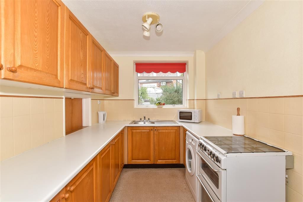 Property photo 3 of 8 Kitchen
