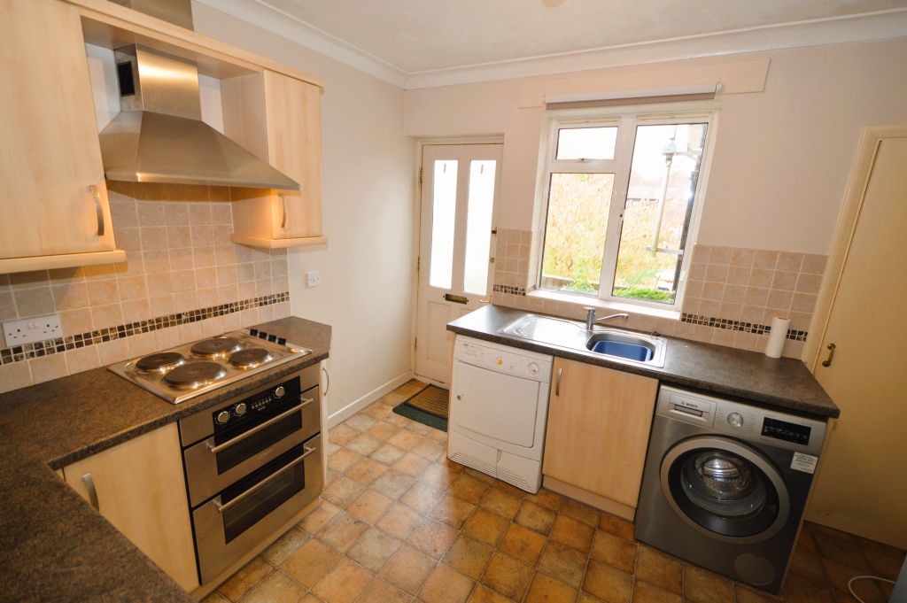 Property photo 3 of 12 Kitchen