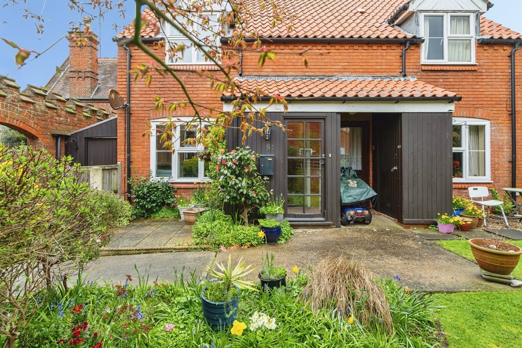 Property photo 1 of 17 Outside