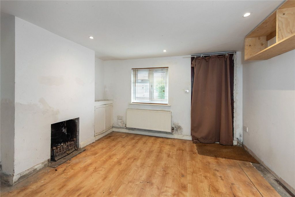Property photo 2 of 15 Picture No. 04