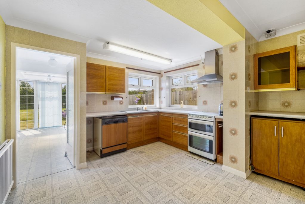 Property photo 3 of 20 45 Park Avenue (Spalding)-17