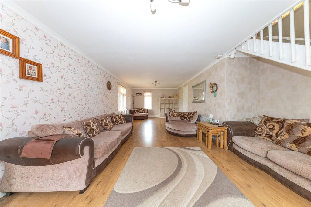 Property photo 2 of 19 Sitting Room