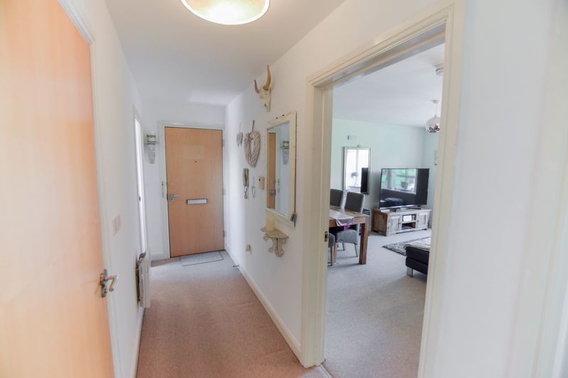 Property photo 3 of 16 Entrance Hall