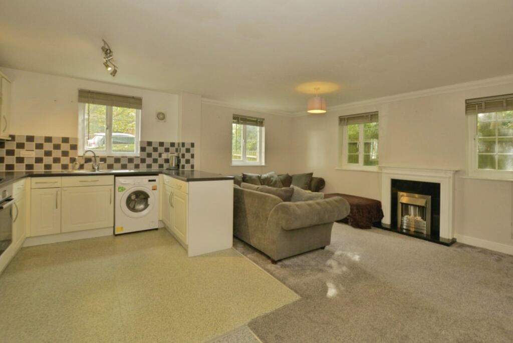 Property photo 2 of 13