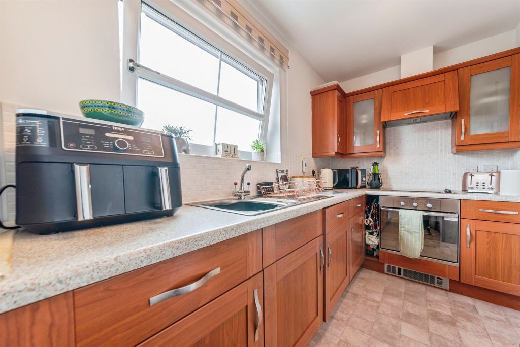 Property photo 3 of 17