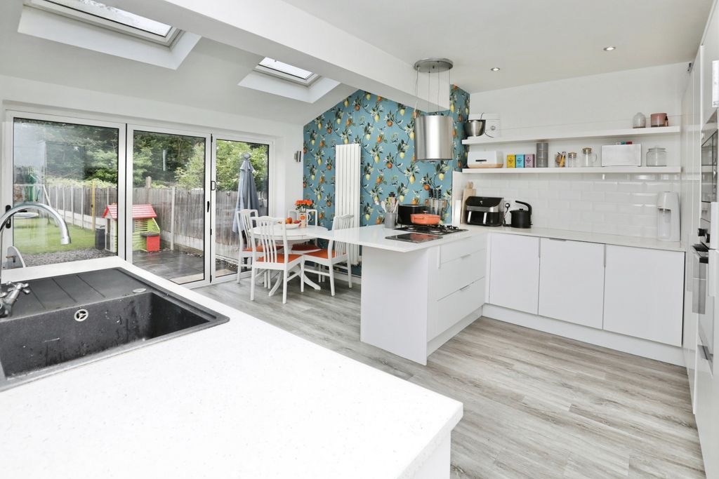 Property photo 1 of 18 Kitchen/Diner