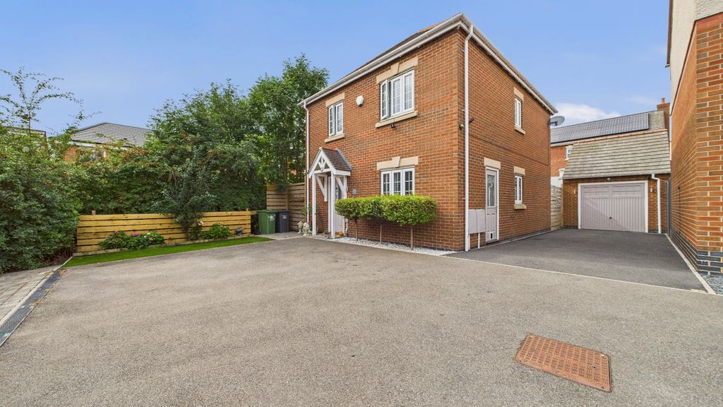 Property photo 3 of 43 4471907