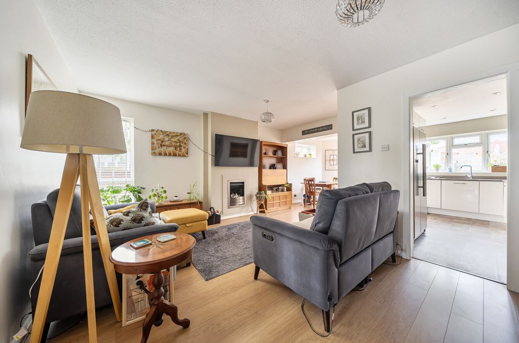 Property photo 2 of 16 1512335-24-6A91Bb...