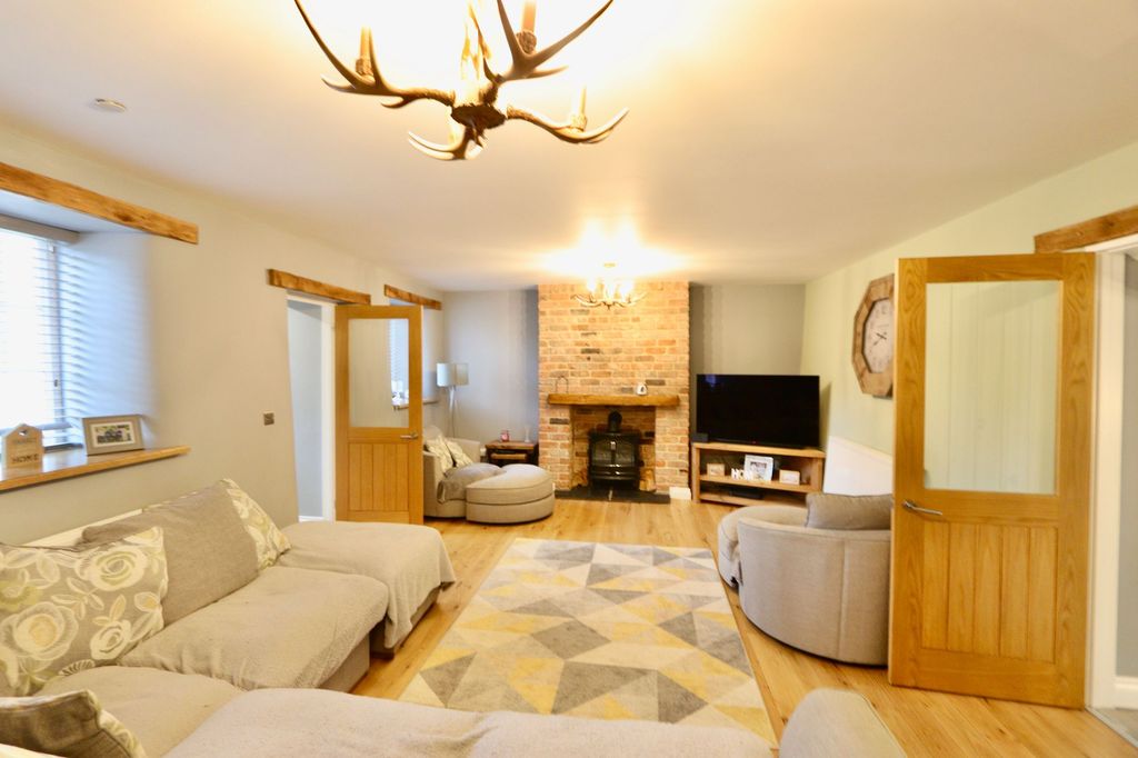 Property photo 2 of 44