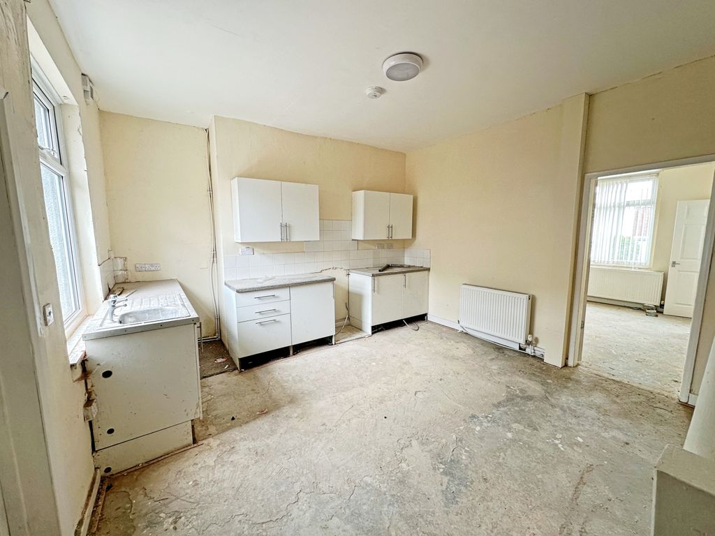 Property photo 2 of 23