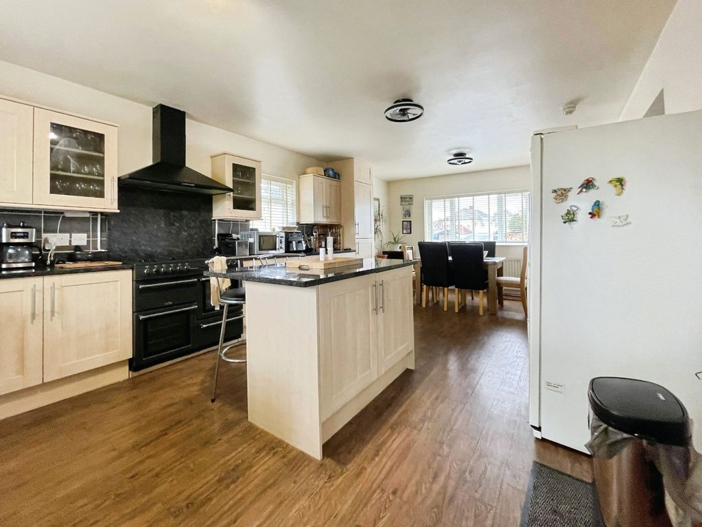 Property photo 2 of 25 Kitchen/Diner