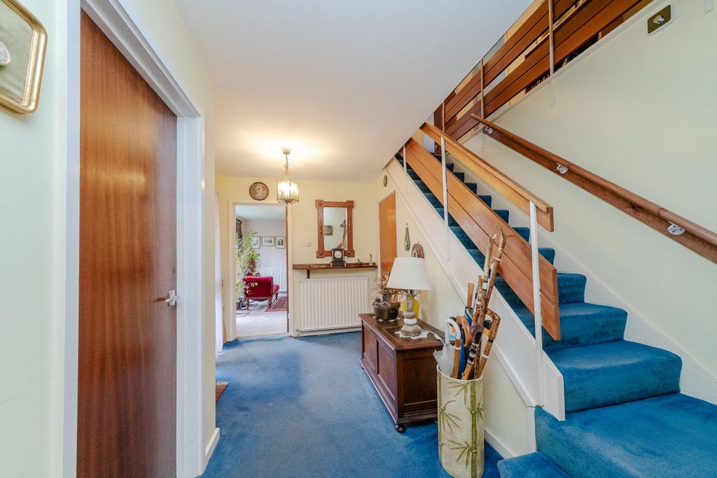 Property photo 2 of 24