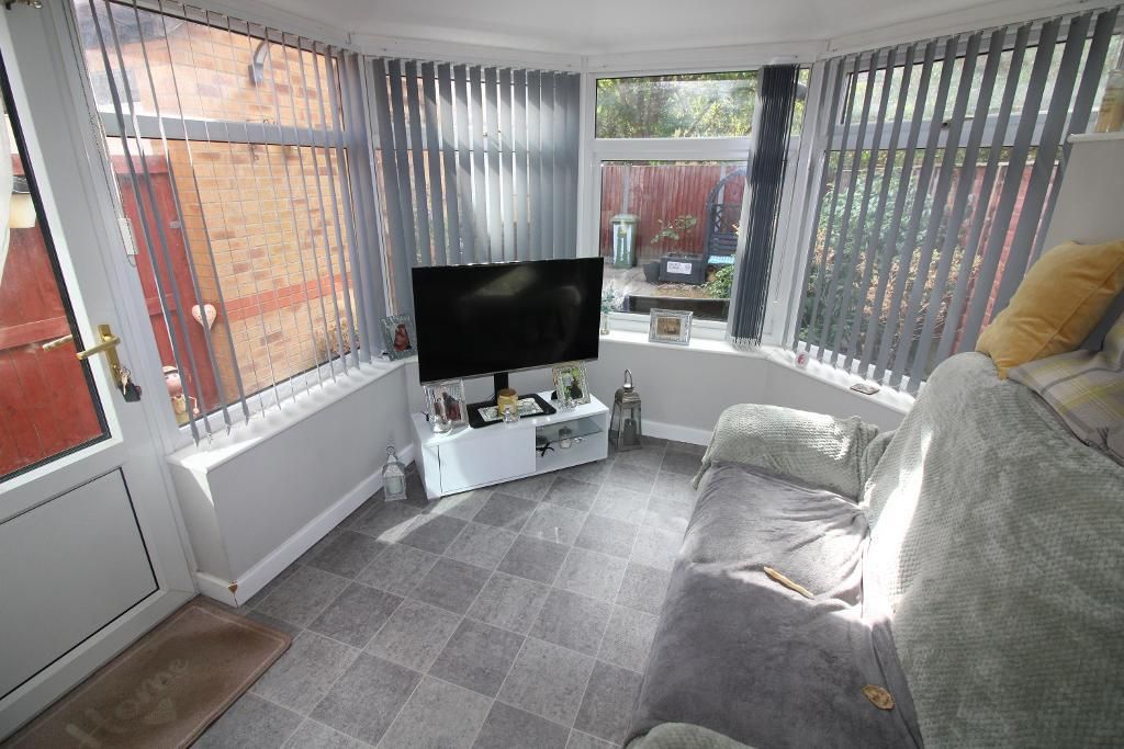 Property photo 2 of 9 Conservatory