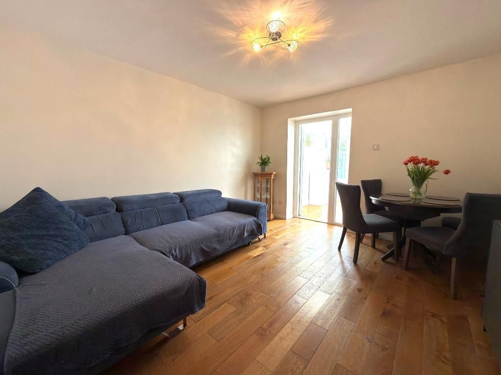 Property photo 3 of 10 Photo 3