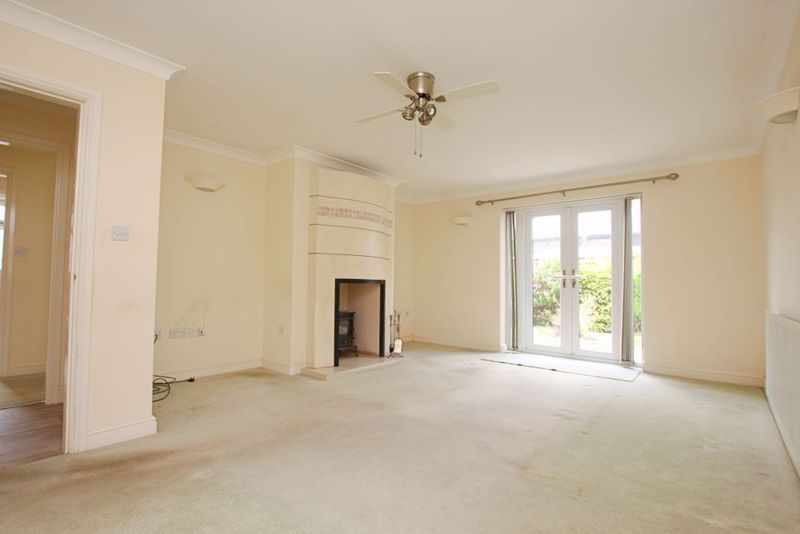 Property photo 2 of 13 Lounge