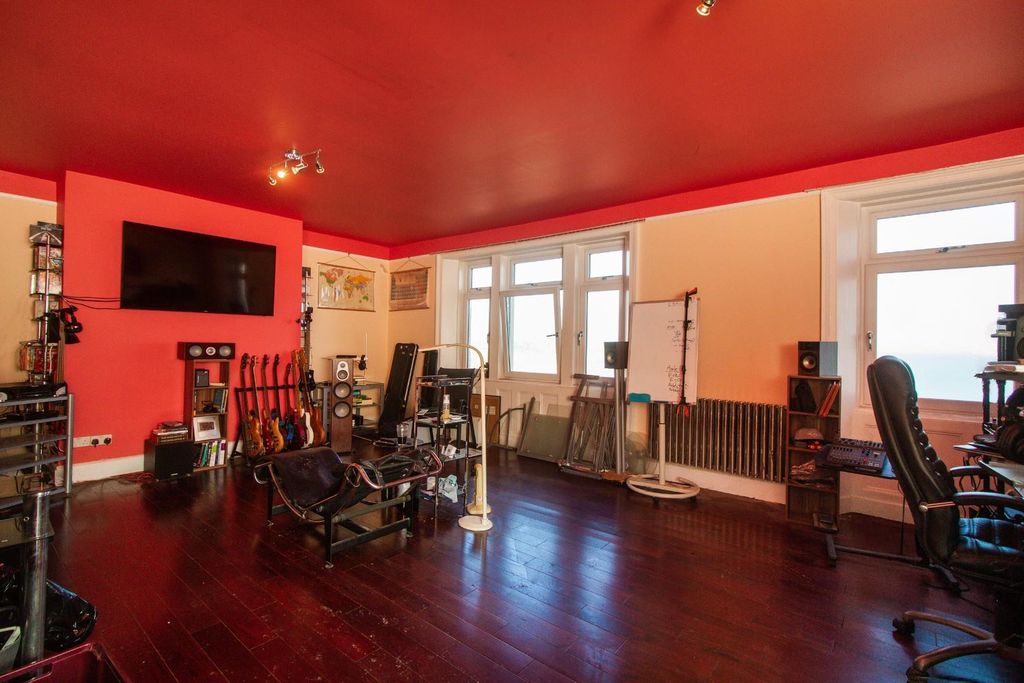 Property photo 3 of 12 Living Room