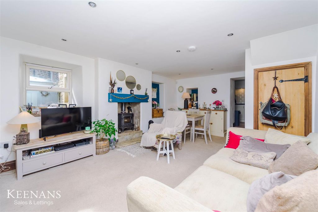 Property photo 3 of 29 2.Jpg