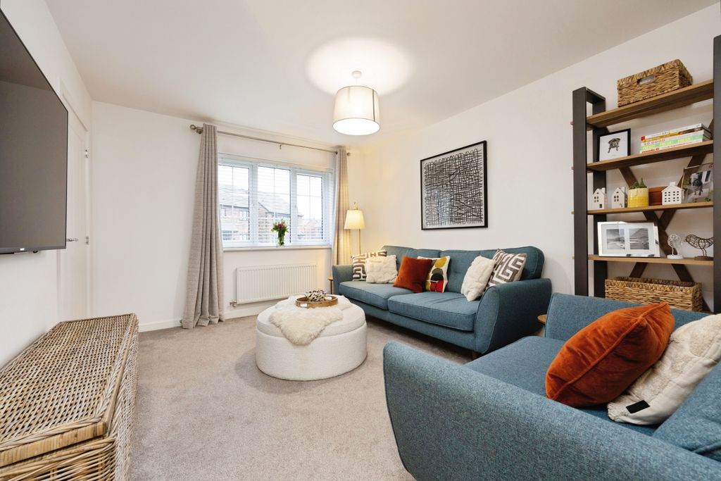 Property photo 2 of 12