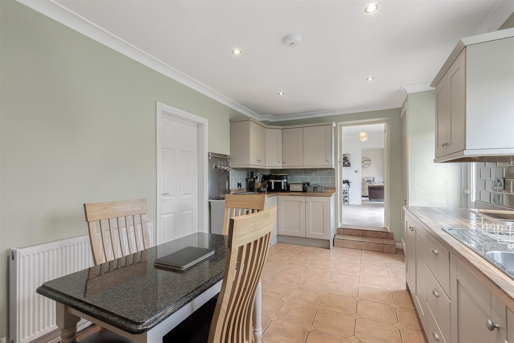 Property photo 3 of 29 Dining Kitchen