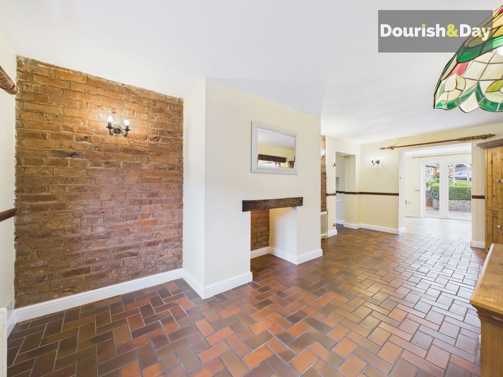 Property photo 3 of 32