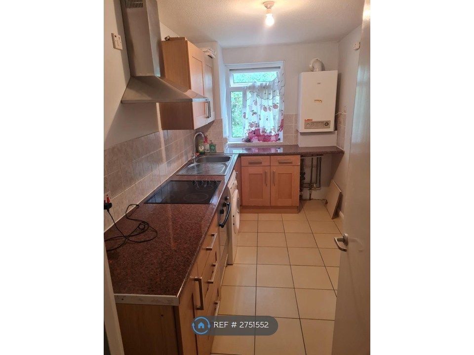 Property photo 3 of 7 Kitchen