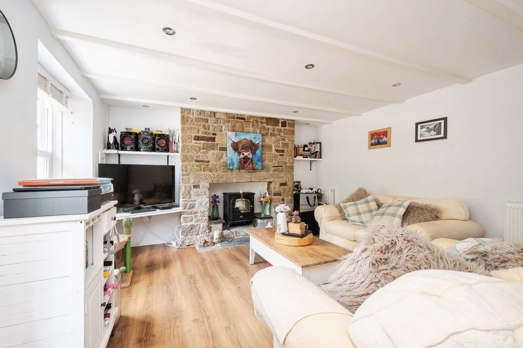 Property photo 2 of 16 Pbox-Img.Jpg