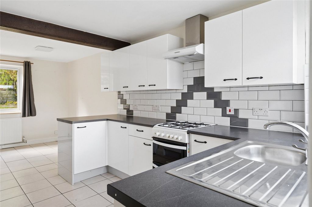 Property photo 3 of 14 Kitchen