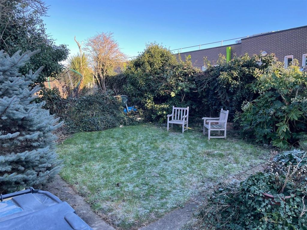 Property photo 3 of 8