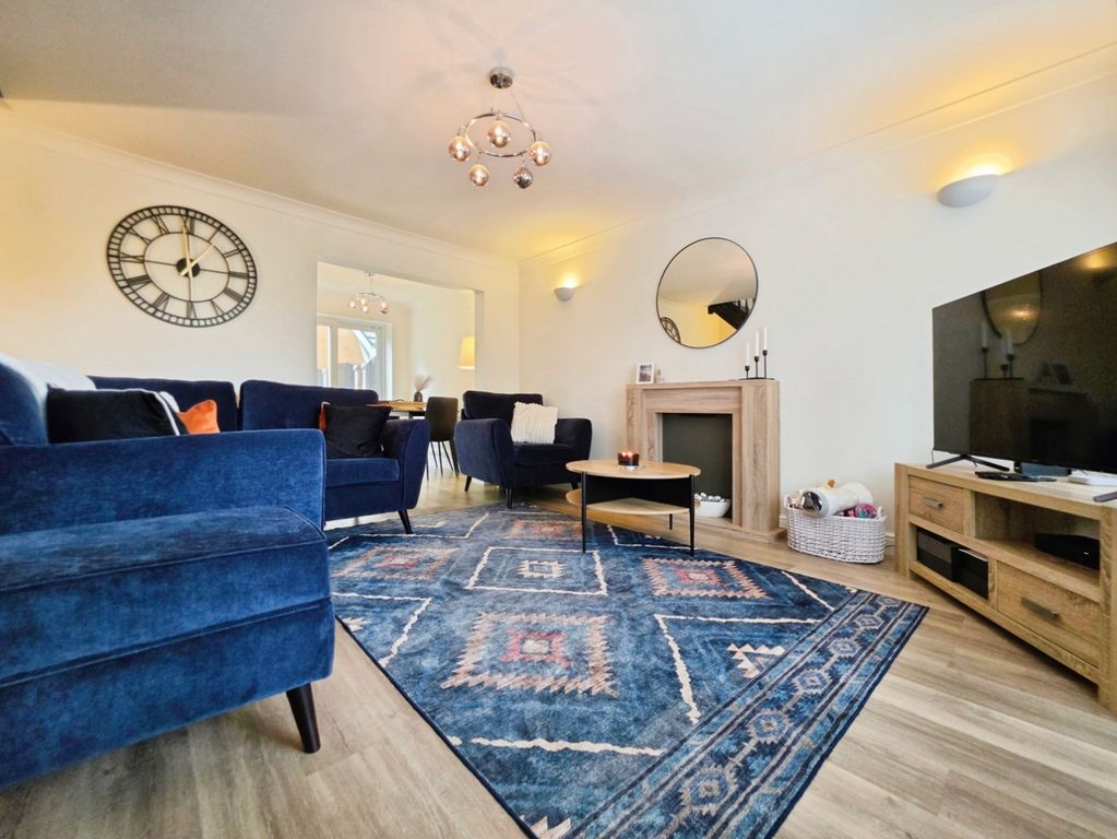 Property photo 3 of 23 Pbox-Img.Jpg