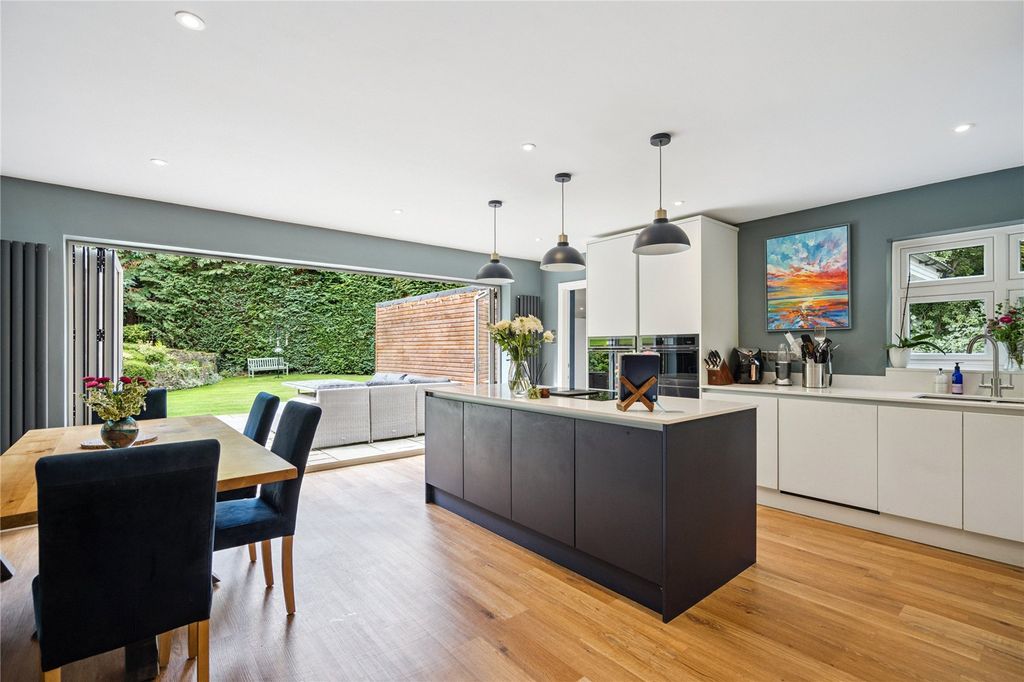 Property photo 3 of 23 Kitchen