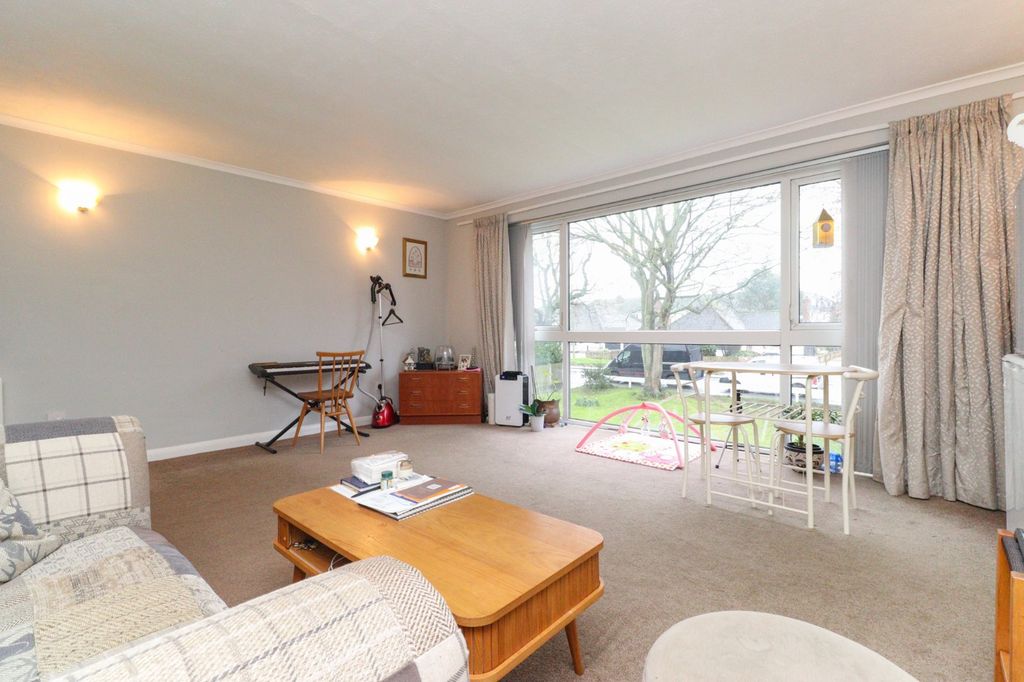 Property photo 3 of 12 Picture 3