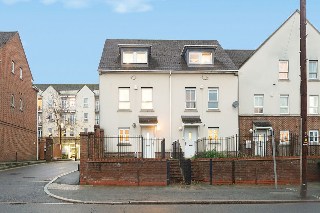 Property photo 2 of 14