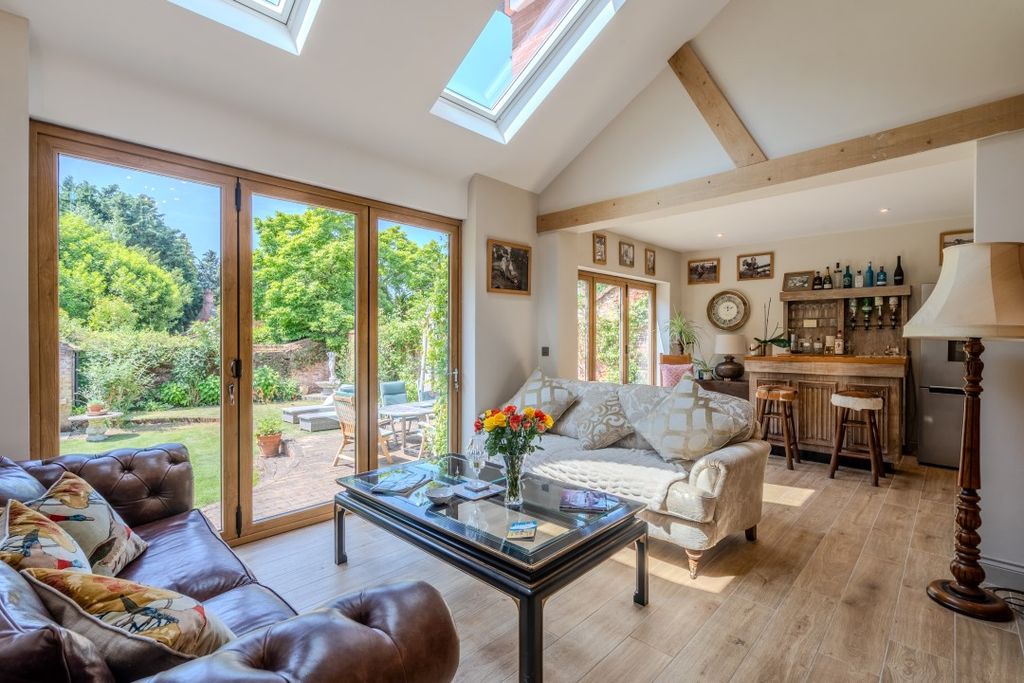 Property photo 3 of 34