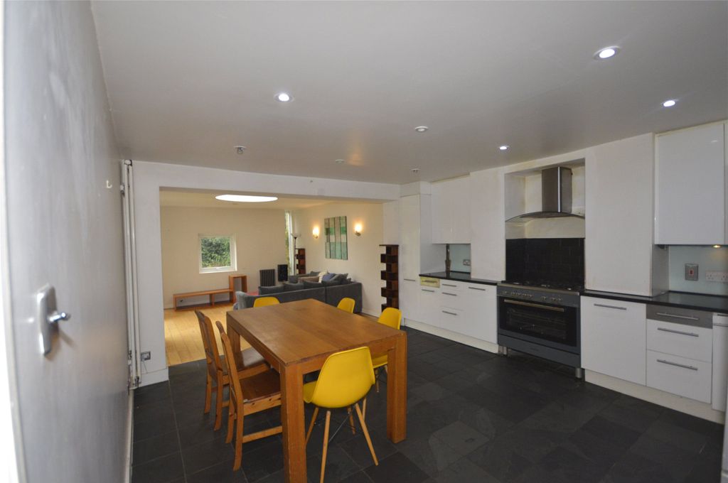 Property photo 3 of 10 Picture No. 14