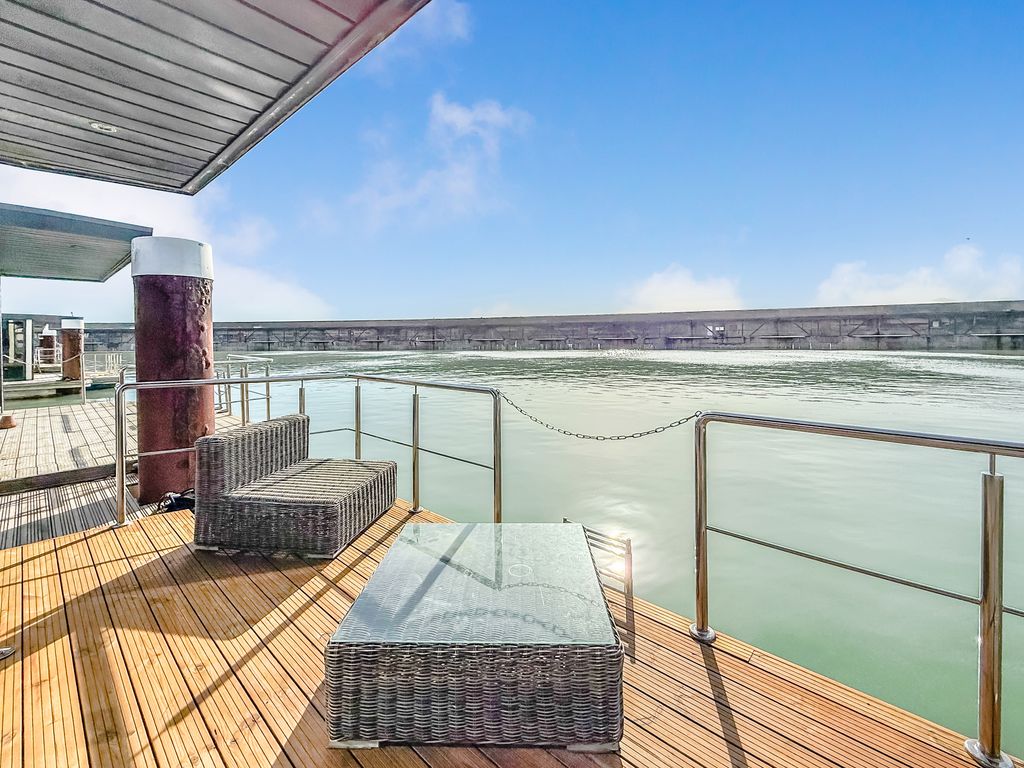 Property photo 2 of 14 Photo #2