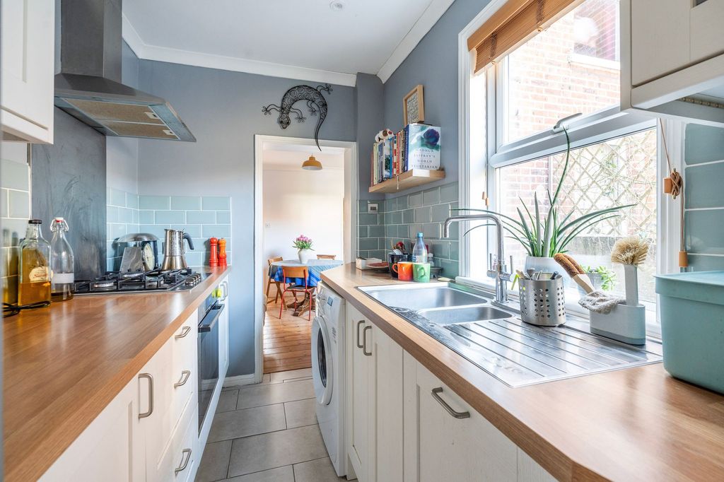 Property photo 3 of 20